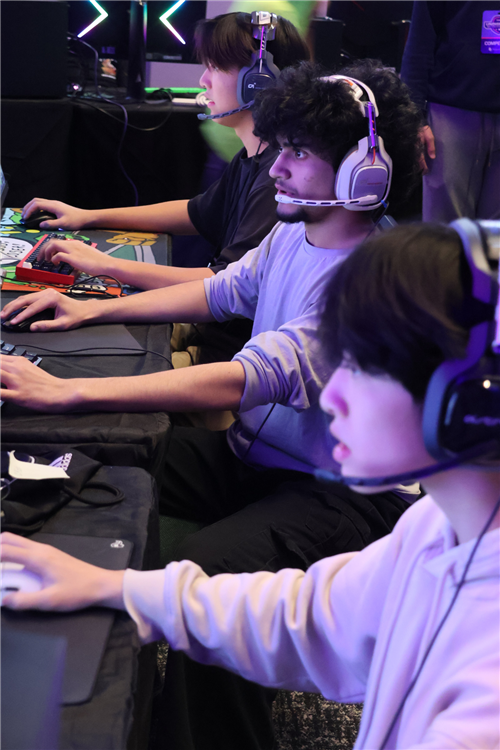 CHS esports team members